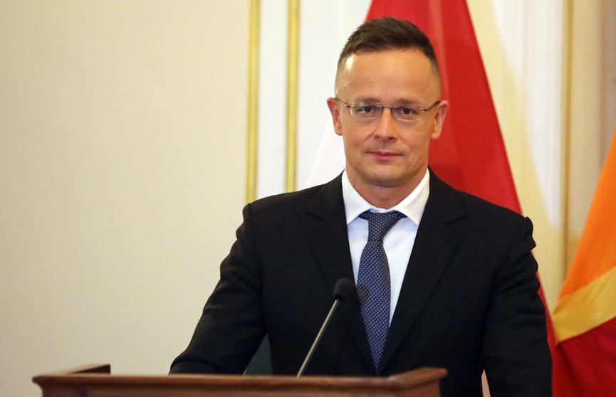 Глава МИД Венгрии призвал готовиться к «нападению» со стороны ЕС