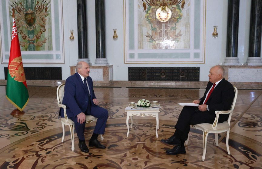 Лукашенко ответил на вопрос, пойдет ли на следующие выборы