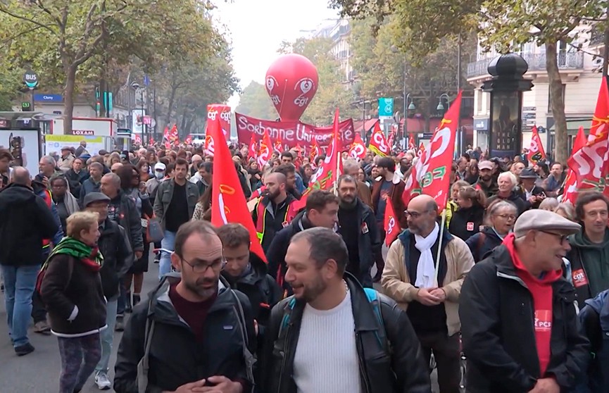 Во Франции бастуют учителя, врачи и рабочие