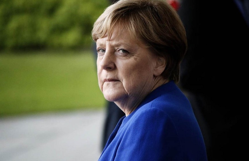 Ангела Меркель опровергла слухи об уходе в структуры ЕС
