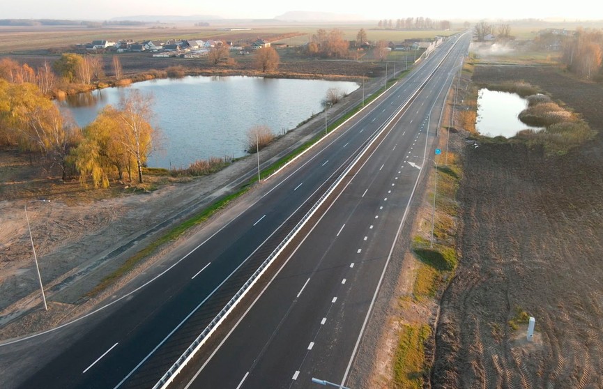 Кто следит за качество дорог в Беларуси, и как строят современные трассы?