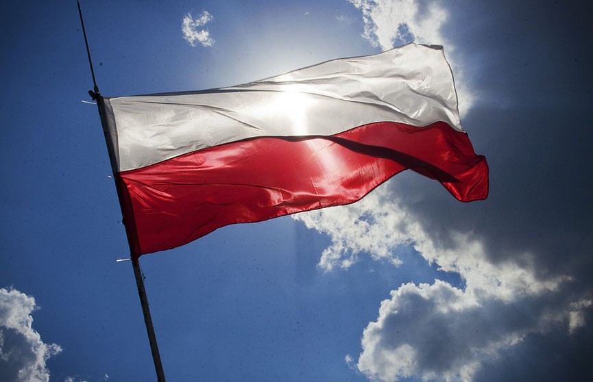 В Польше началось голосование на выборах в парламент