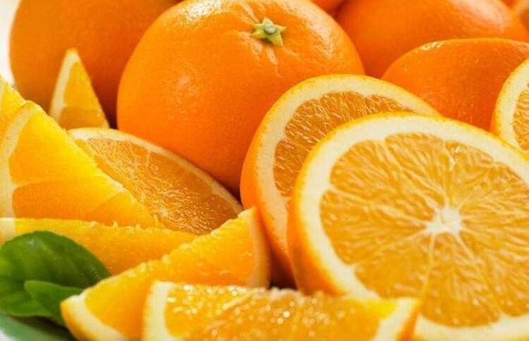 Почему, съев апельсин 🍊, нельзя чистить зубы? Отвечает стоматолог