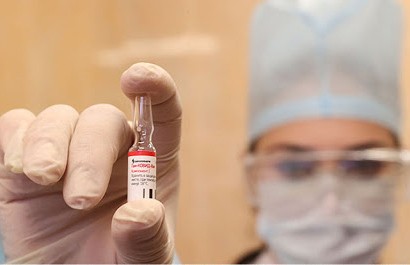 Лукашенко поручил проработать производство российской вакцины от COVID-19 в Беларуси