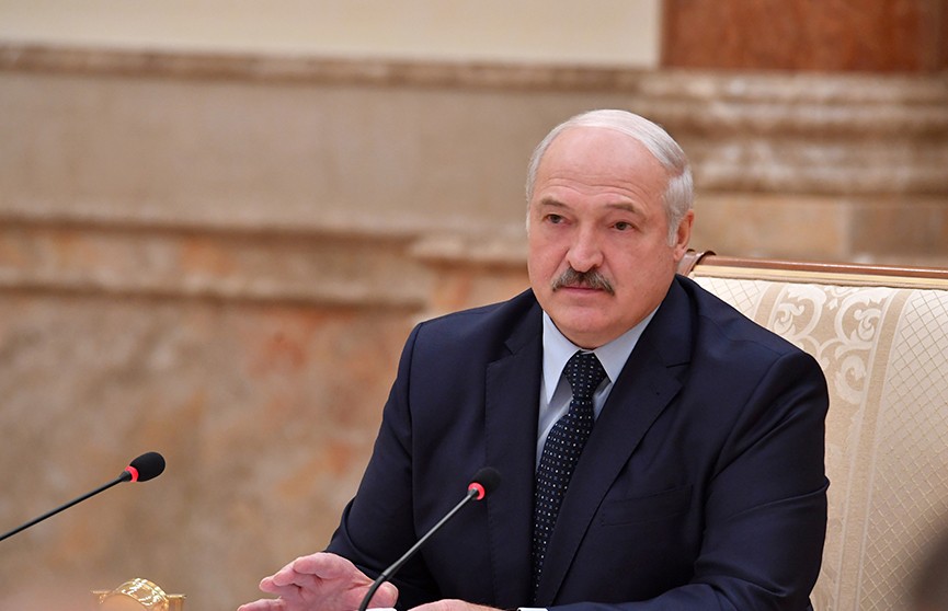 Лукашенко – силовикам: Не прощайте ничего подонкам, негодяям и бандитам