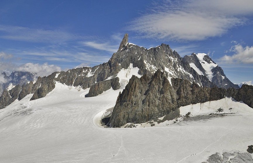 Французский альпинист получит половину драгоценных камней, найденных им на Монблане в 2013 году