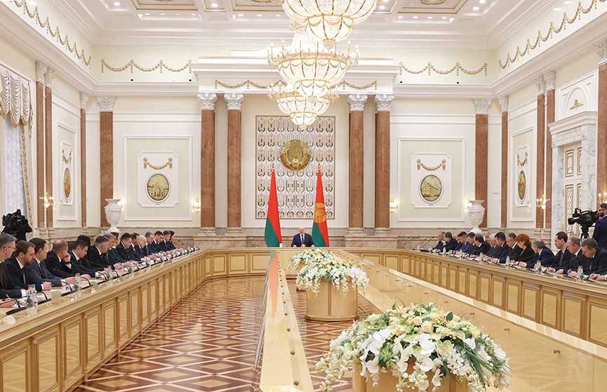 Александр Лукашенко провел совещание с членами Республиканского совета ректоров учреждений высшего образования