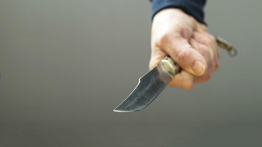 Мужчина в Бресте за один вечер напал на двух девушек. Одну из них он ранил ножом