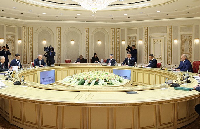 Лукашенко провел переговоры с главой Башкортостана: о бизнес-связях, экономике, реакции на санкции. Что еще обсуждали на встрече?