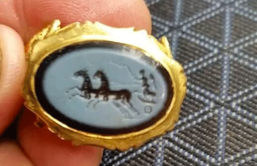 ​Римское кольцо нашёл археолог-любитель в Англии