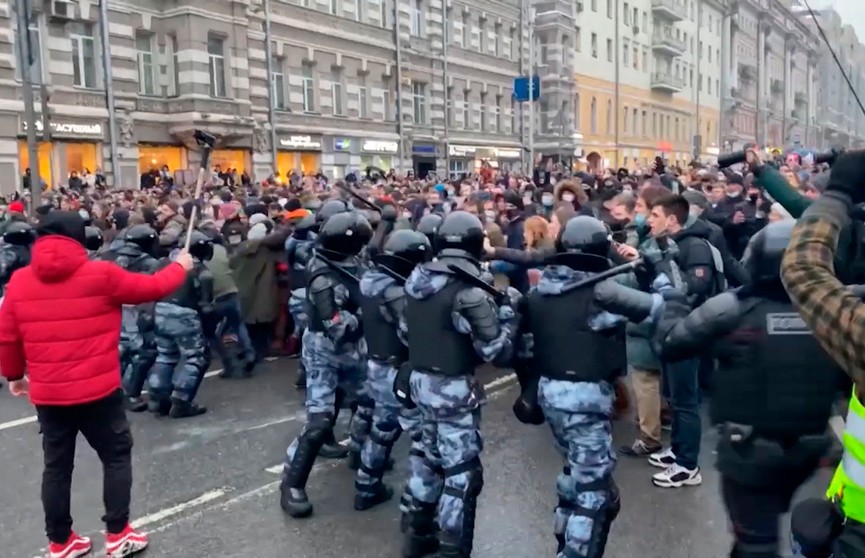 Протесты в России: кто и зачем их раскручивает? Про дежавю, «Голодные игры» и будущее «революционеров»