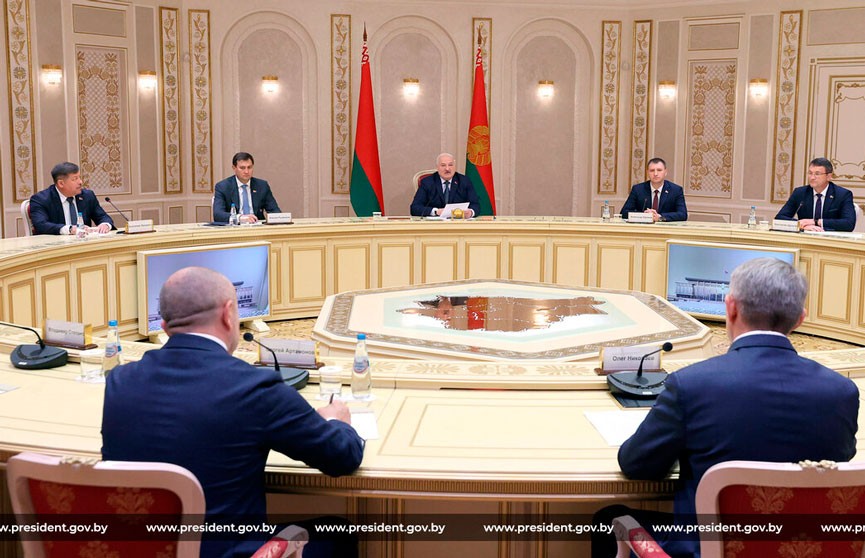 Удвоить товарооборот и наладить совместное производство: о чем говорили Президент Беларуси и глава Чувашской Республики