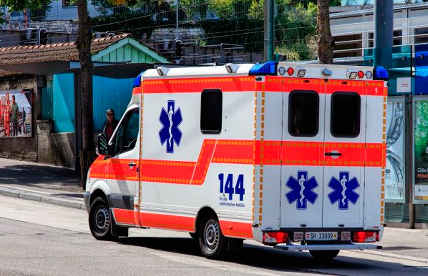 Туристический автобус попал в ДТП в Швейцарии: пострадали 13 человек