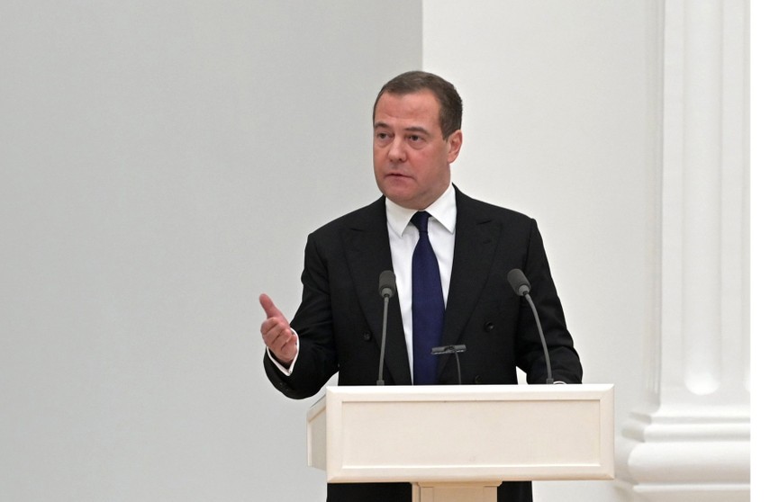 Медведев высмеял слова генсека НАТО Столтенберга о членстве Украины к 2034 году