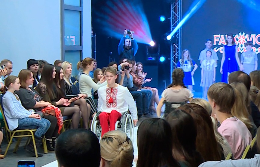 Особенный модный показ состоялся в Минске: более сотни ребят из детских домов прошли по подиуму в нарядах белорусских кутюрье