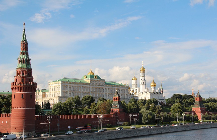 В Санкт-Петербурге подняли флаг СССР. Это прокомментировал пресс-секретарь Кремля