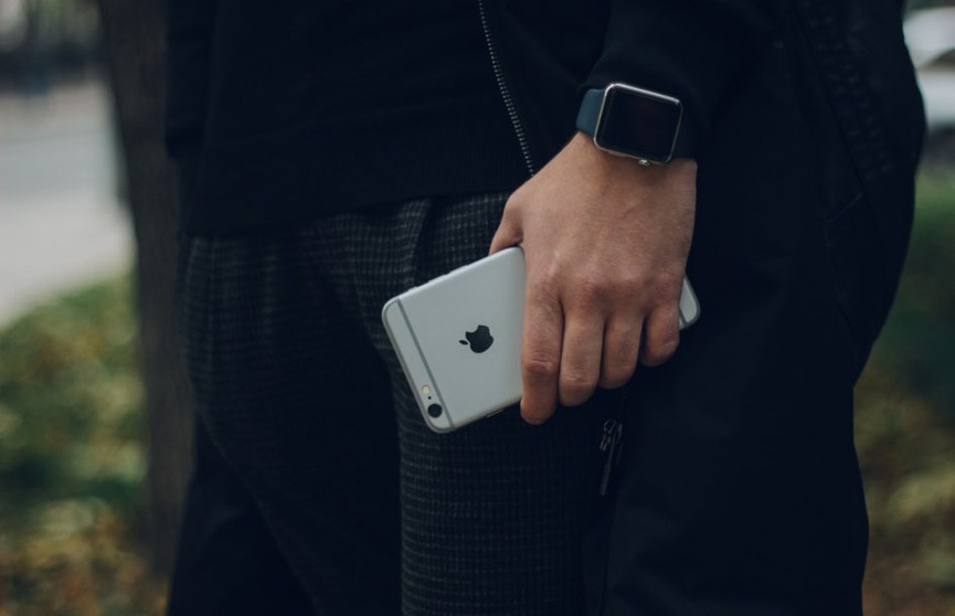 Apple Watch тайно прослушивает разговоры по iPhone