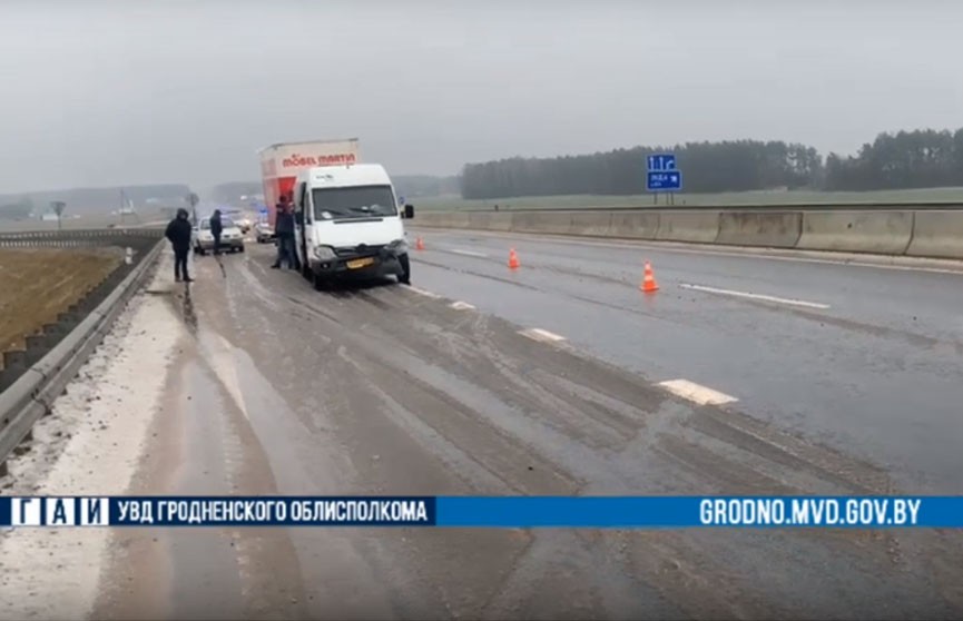 Маршрутка на «лысой» резине попала в ДТП в Лидском районе