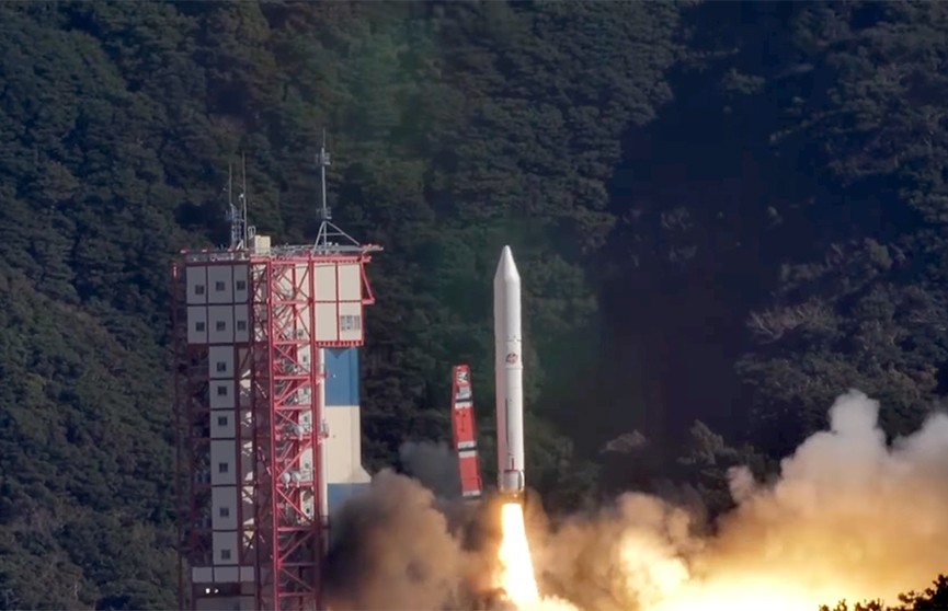 Японцы запустили в космос ракету с «искусственными звёздами»