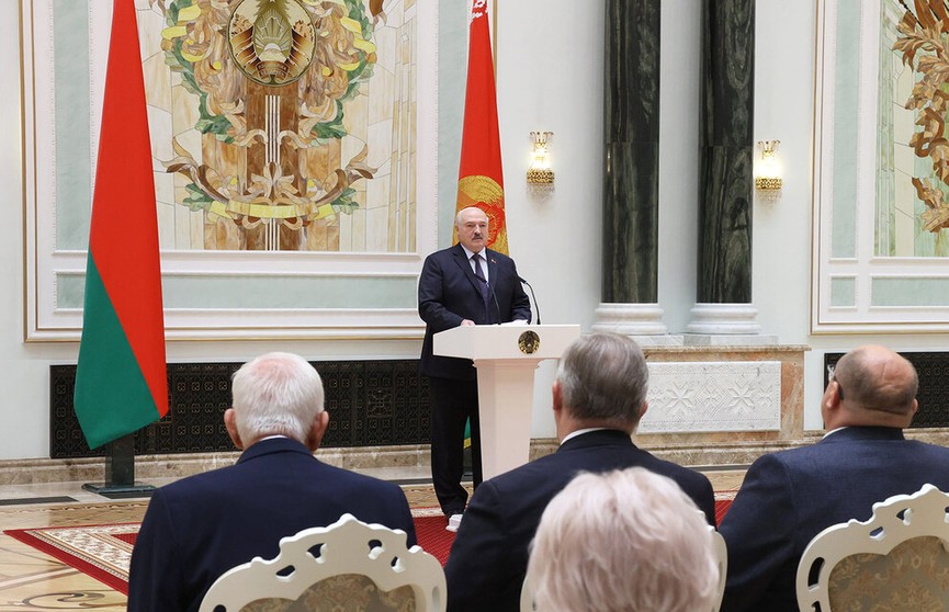 А. Лукашенко: Белорусы после обретения суверенитета построили поистине народное государство