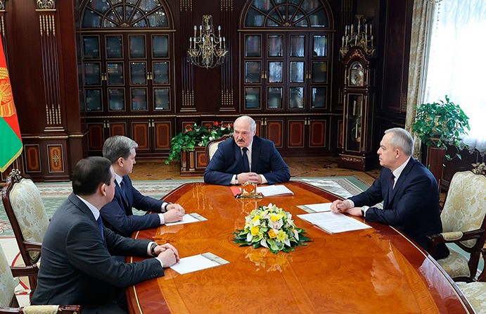 Кадровый день: Лукашенко назначил нового министра информации, замглавы Администрации Президента и помощников в регионы