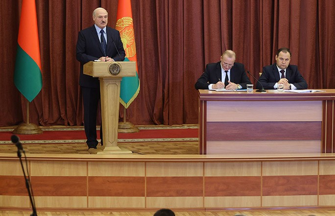 Лукашенко посетил Национальную академию наук