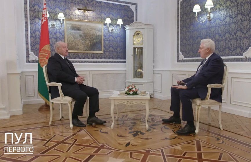 Лукашенко о Путине: Он дворовый, а я уличный! Мы пришли с самого низа