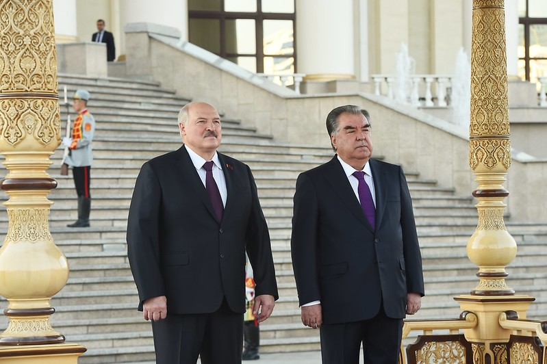 Лукашенко и Рахмон более часа говорили один на один в закрытом формате