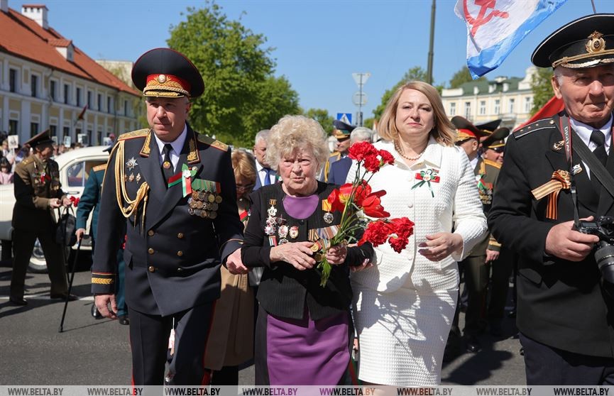 Жители Гродно празднуют День Победы