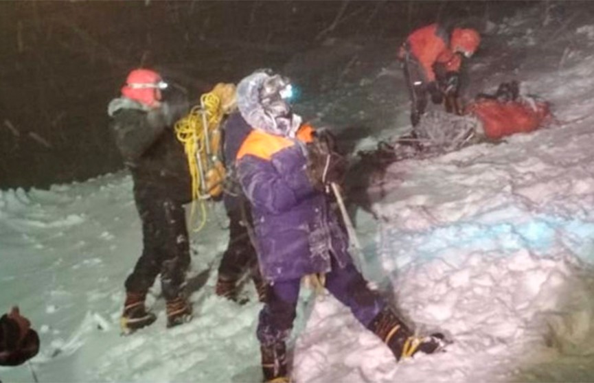 Пятеро альпинистов погибли на Эльбрусе из-за снежной бури