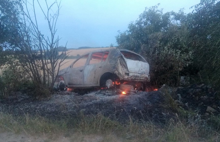 В Гродненском районе пьяный подросток угнал авто и сжег его в ДТП