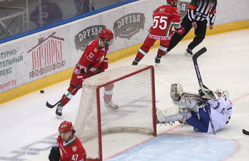 XV Рождественский турнир любителей хоккея: команда Президента Беларуси разгромила соперников в своём стартовом матче