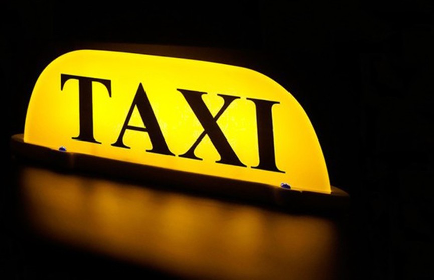 ​В припаркованном такси в Минске нашли тело водителя