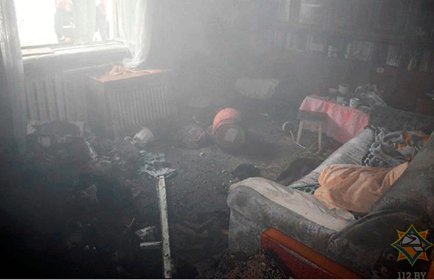 Пожар в Гомеле: 2 братьев спасли, соседей эвакуировали