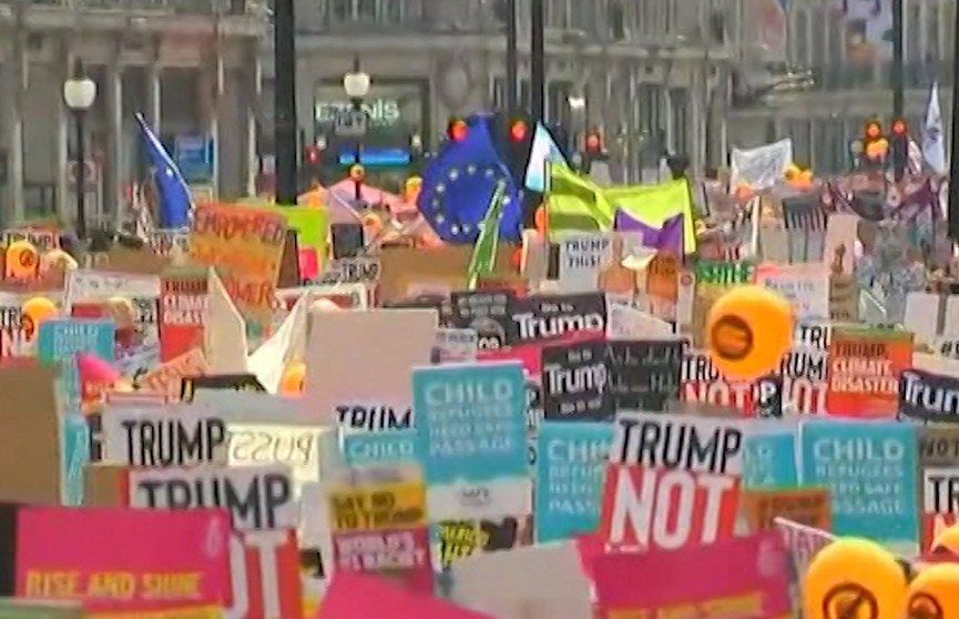 ​Протесты против Дональда Трампа в Лондоне: тысячи людей вышли на улицы британской столицы