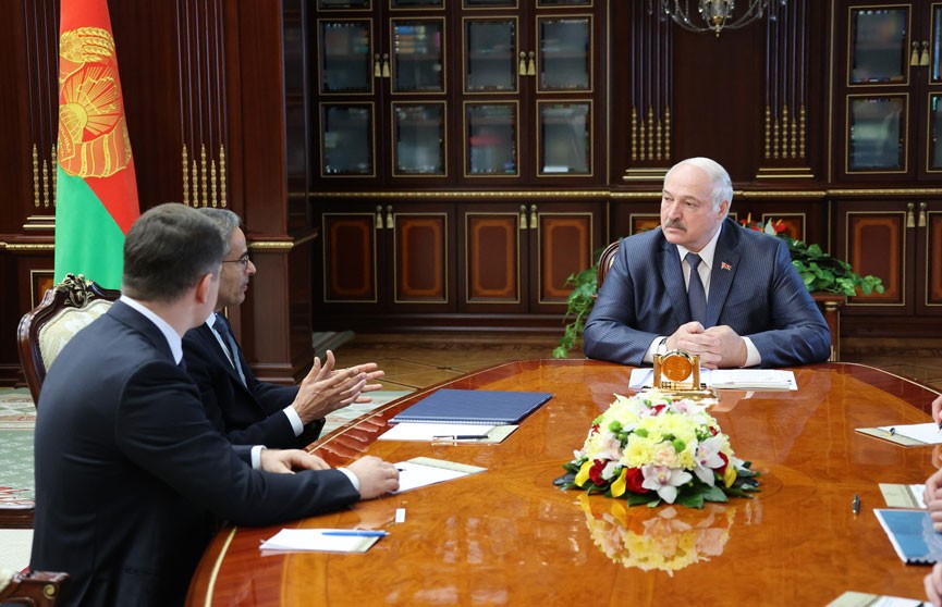«То, что вы сделали, это важно для мира». Арабский инвестор высоко оценил вклад Лукашенко в развитие IT-сектора в Беларуси