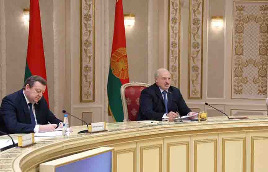 Александр Лукашенко предложил главе Архангельской области вместе работать в перевалке грузов