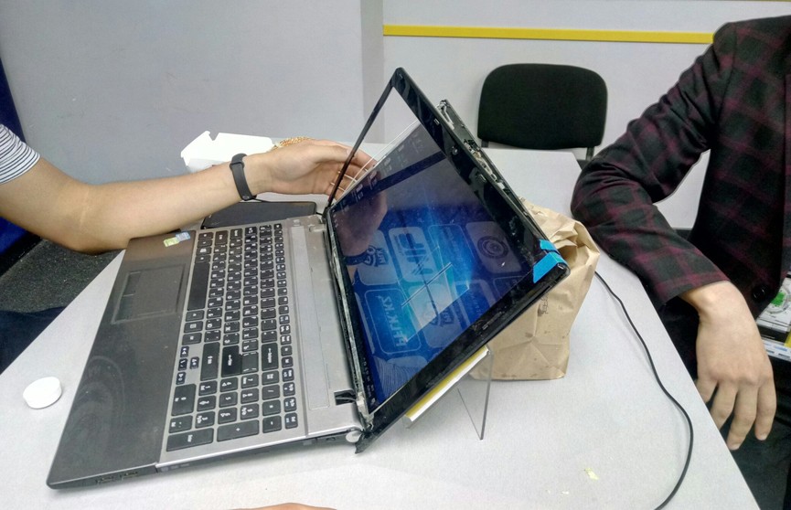 Белорусский игрок казахстанского «Кайрата» сломал ноутбук журналиста