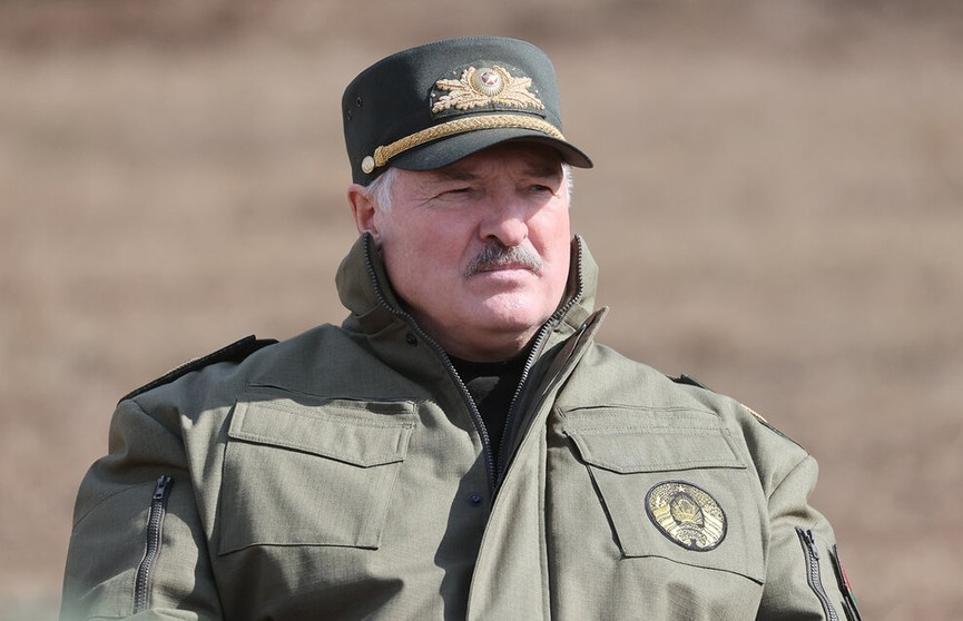 А. Лукашенко посетил Ошмянский район, где проходит проверка боеготовности: обсудили безопасность и ответ на провокации