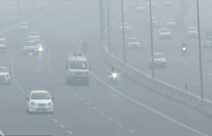Нью-Дели накрыл смог из-за того, что крестьяне сжигают на полях стебли злаков