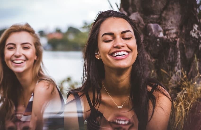 Укрепить иммунитет и стать моложе: 6 научно доказанных причин улыбаться чаще!