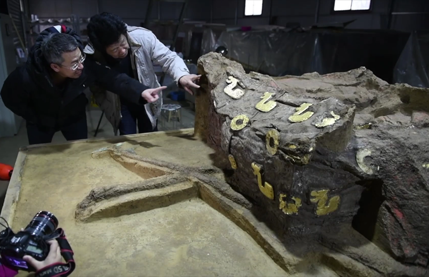 Древнюю колесницу обнаружили археологи в Китае