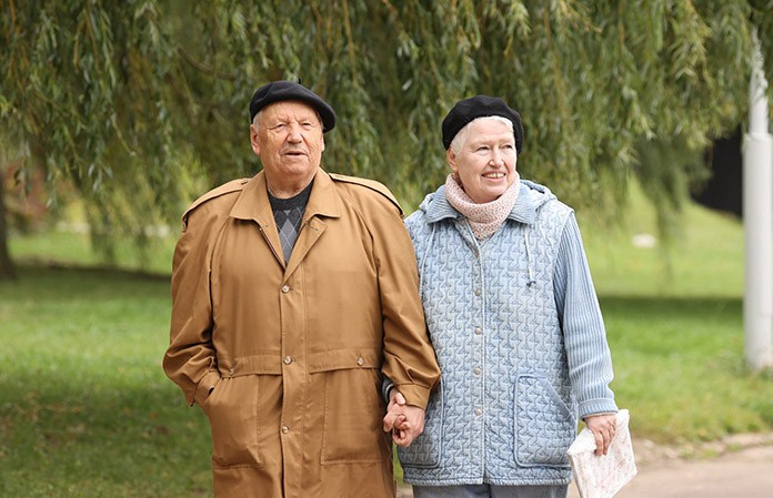 Лукашенко поздравил с Днем пожилых людей