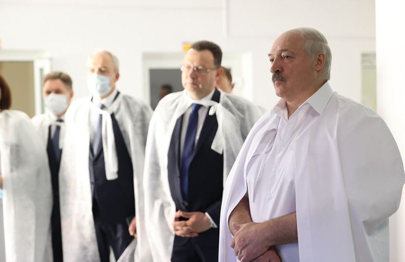 В Беларуси пока не будут вводить обязательную вакцинацию от COVID-19 – Лукашенко