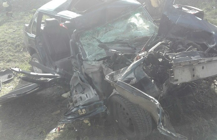 В Солигорском районе Volvo въехал в дерево, пострадали четыре человека