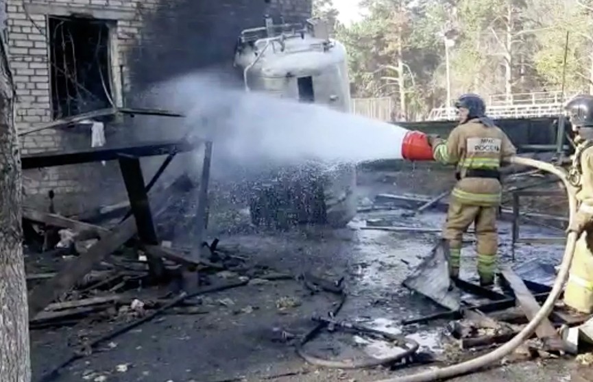 После взрыва кислородных баллонов в больнице Челябинска вспыхнул пожар