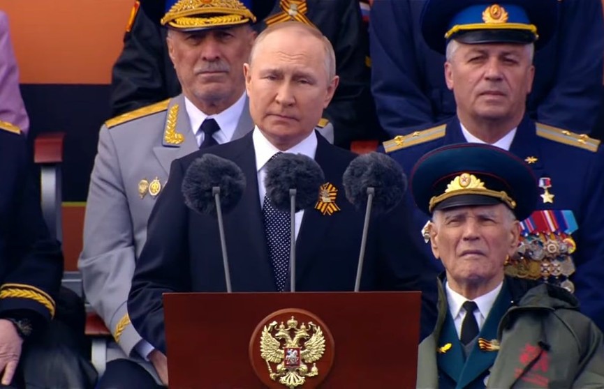 Путин заявил, что на параде в Москве участвуют военные из зоны боевых действий в Донбассе