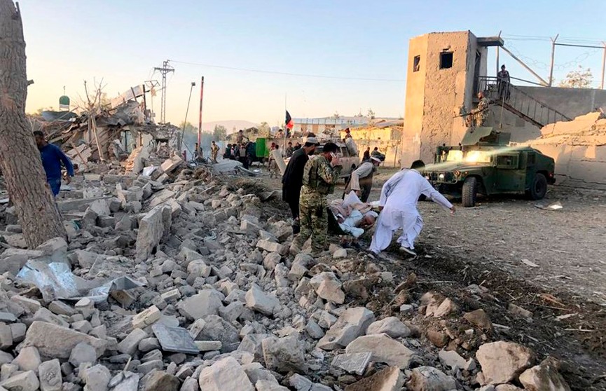 Мощный взрыв возле больницы в Афганистане: 20 человек погибли