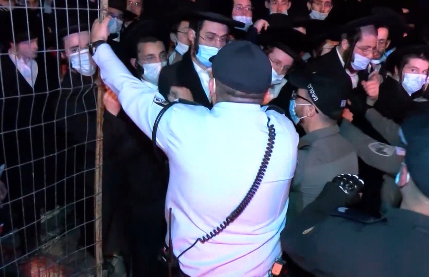 Похороны раввина в Израиле закончились стычками с полицией