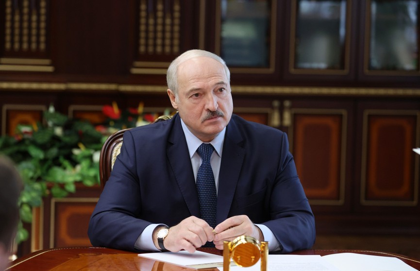 Лукашенко: Мы не собираемся в угоду шарлатанам из-за границы все и вся приватизировать